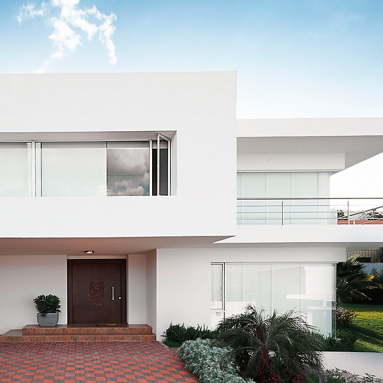 Mejores pinturas para fachadas · LEROY MERLIN