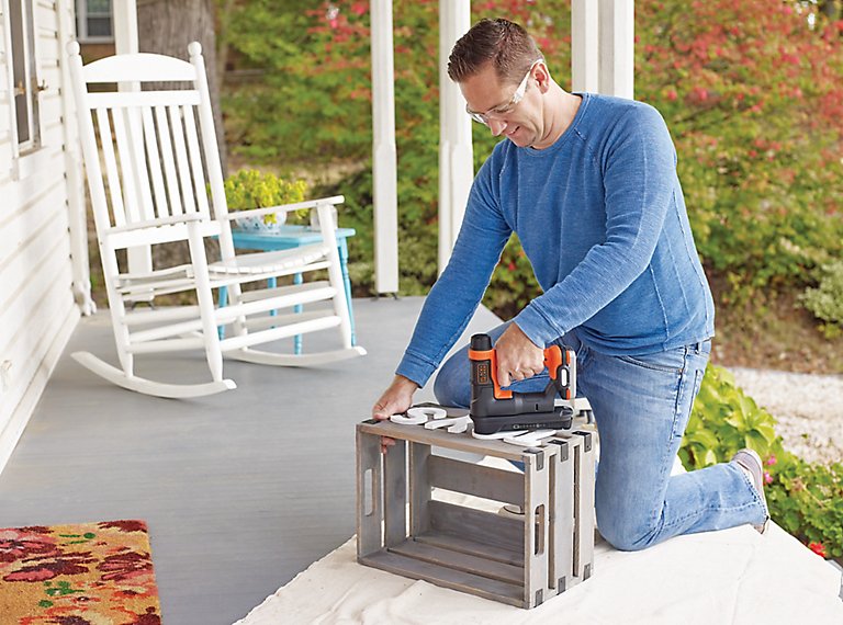 Aprende A Utilizar Una Pistola De Clavos Leroy Merlin
