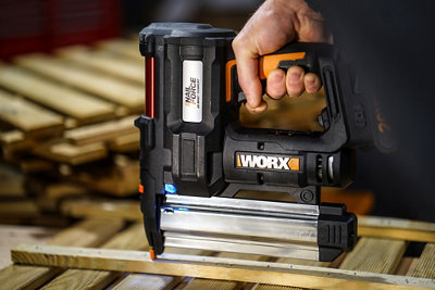 Grapadora Clavadora NAIL FORCE WORX 20V batería 2Ah · LEROY MERLIN