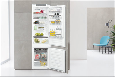 Frigorífico combi integrable WHIRLPOOL litros clase E · LEROY MERLIN