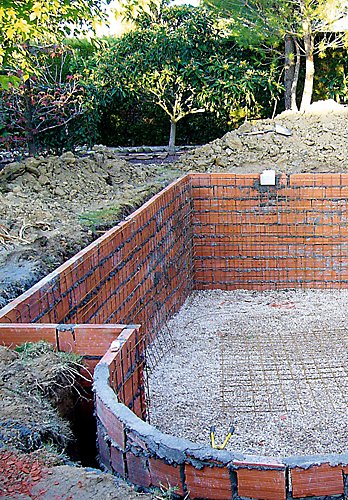 como montar una piscina enterrada