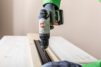 Crea puertas correderas para tu armario · LEROY MERLIN