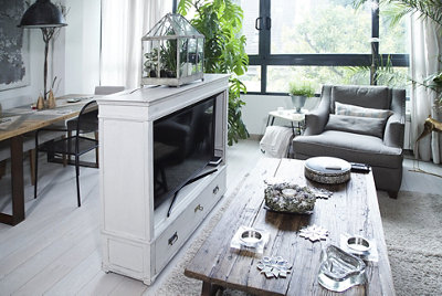 El mueble restaurado para el salón de Laura