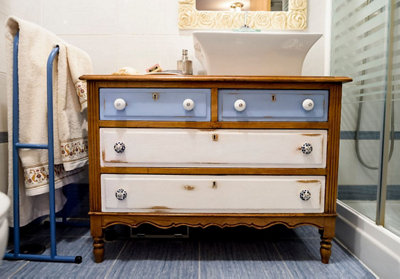 El mueble vintage del baño de Lorena