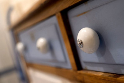 El mueble vintage del baño de Lorena