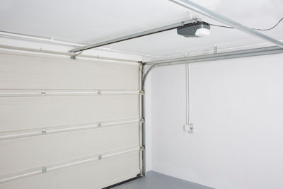Instalar un motor en la puerta de garaje » Puertas Automáticas Elymar