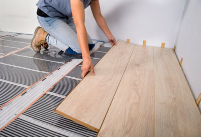 Instalar calefacción eléctrica · LEROY MERLIN