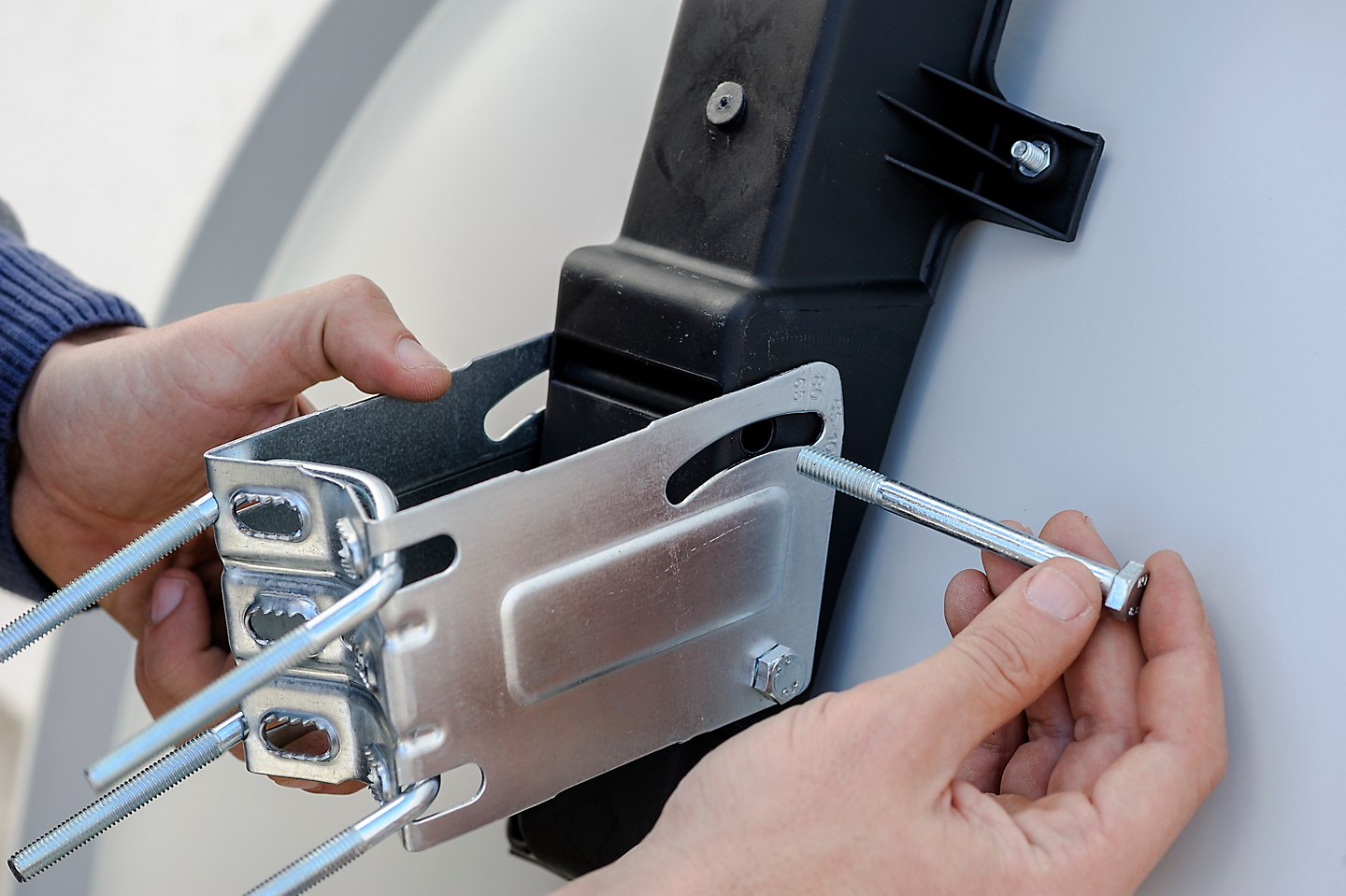 How to install a satellite dish