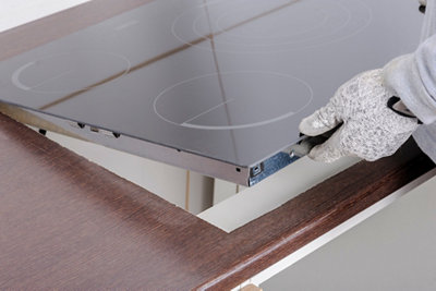 Cómo instalar un horno y una placa de cocina · LEROY MERLIN