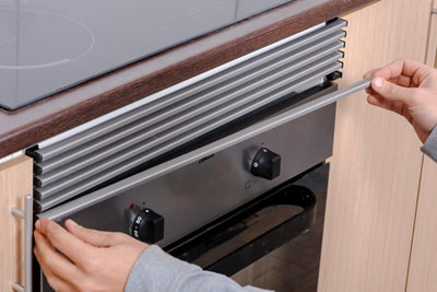 Cómo instalar un horno y una placa de cocina · LEROY MERLIN