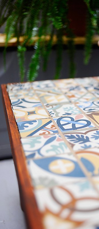 Cómo pintar una mesa de madera · LEROY MERLIN