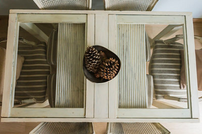 La mesa de salón restaurada de Paloma