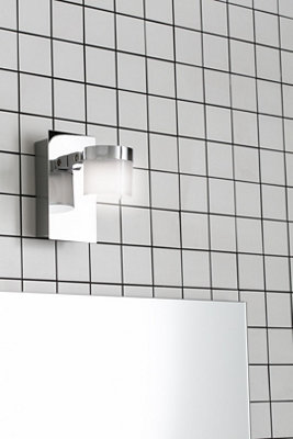 Nueva imagen para un cuarto de baño amplio