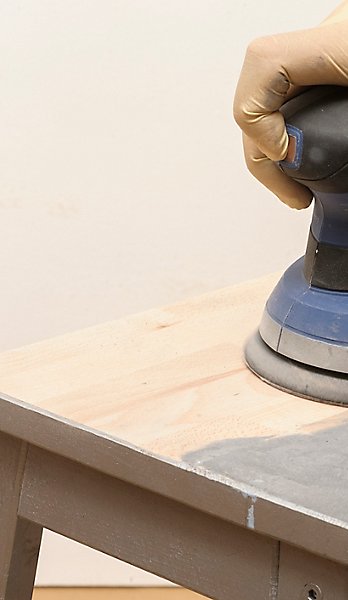 Cómo pintar una mesa de madera · LEROY MERLIN